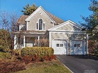 33 Claridge Cir, Manhasset, NY 11030