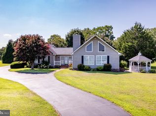 245 Nomini Bay Dr, Montross, VA 22520