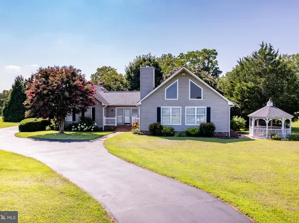 245 Nomini Bay Dr, Montross, VA 22520