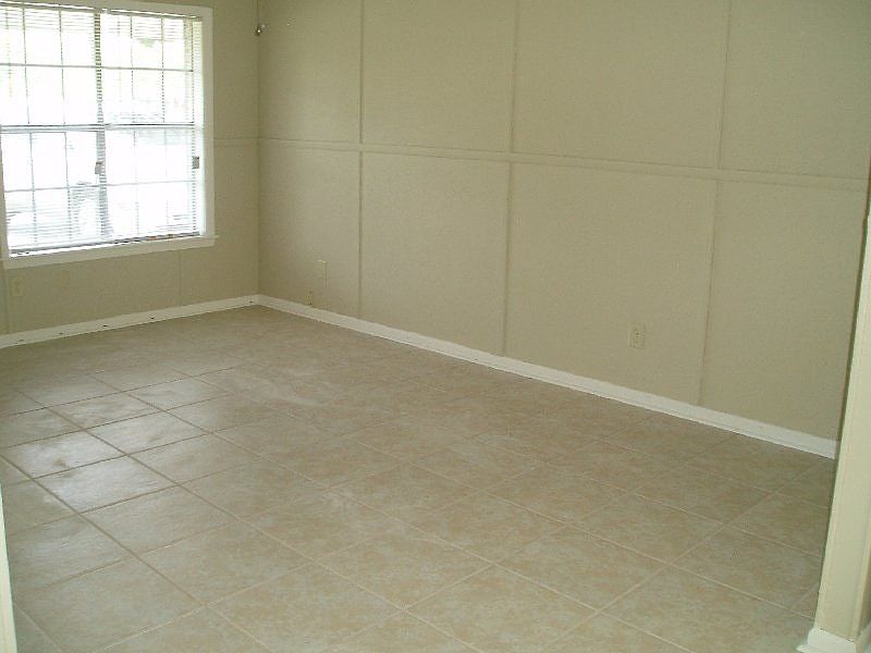 2nd image of 202 Palmetto Dr