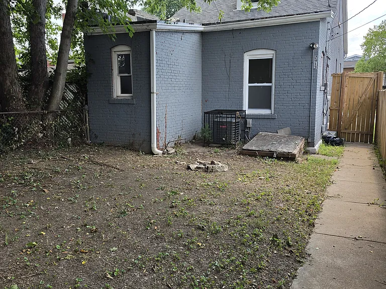 2913 California Ave — Photo 13