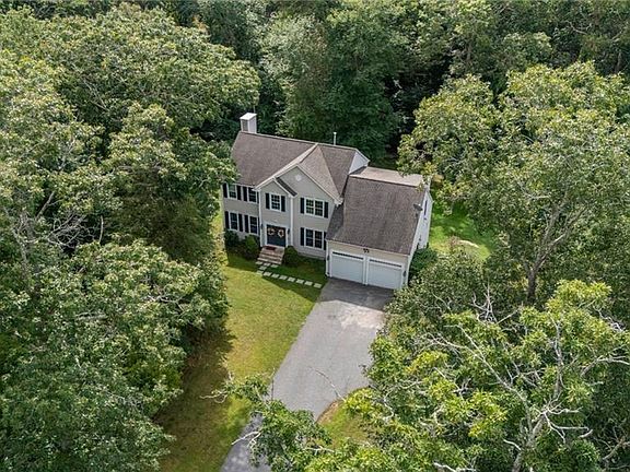 2nd image of 365 Cottrell Rd