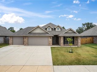 3800 Macintosh Way, Bentonville, AR 72712