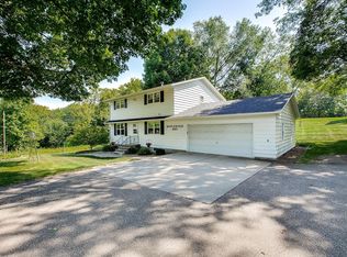4185 Maplewood Rd, Saint Bonifacius, MN 55375