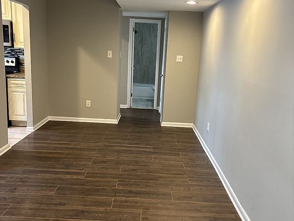 4th image of 8420 Richmond Ave #57