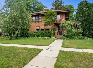 2011 Oxford St, Rockford, IL 61103