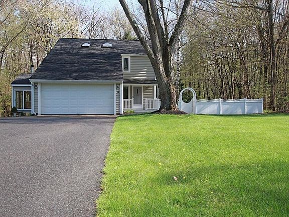 4th image of 12 Hilltop Cir