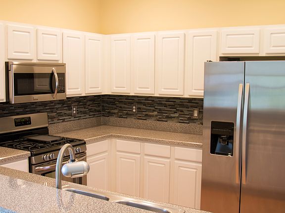 2nd image of 3119 Bellflower Way