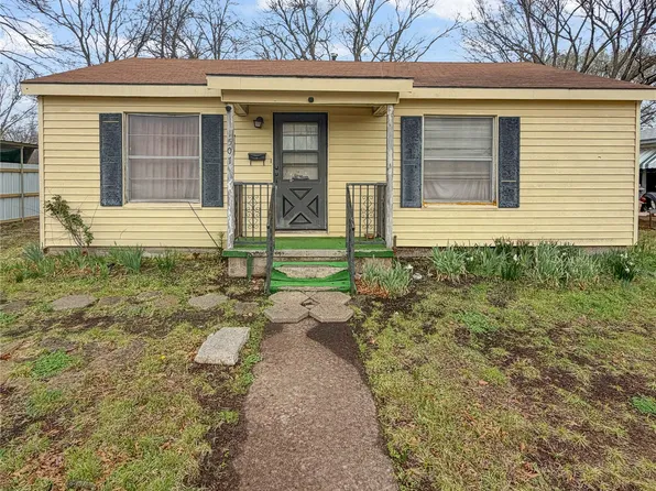 1507 E Tennie St, Gainesville, TX 76240