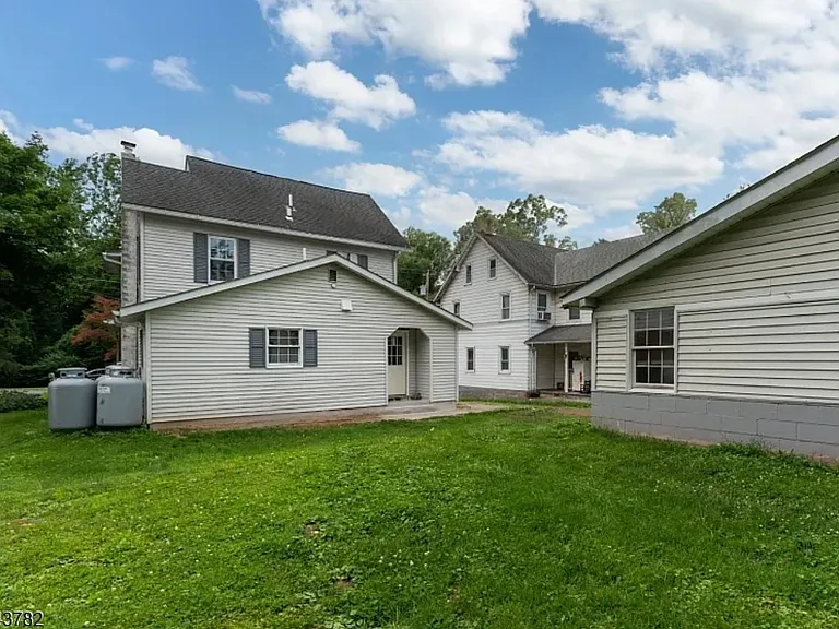 382 River Rd — Photo 23