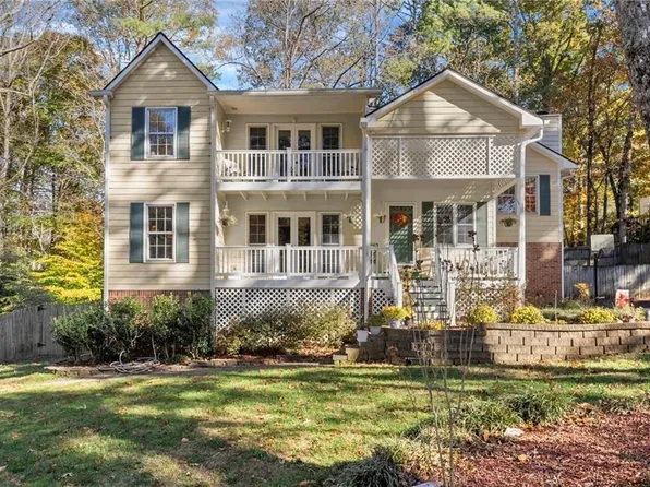 11675 Highland Colony Dr, Roswell, GA 30075