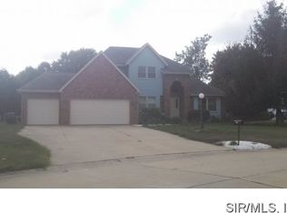 195 Heatherland Dr, Bethalto, IL 62010