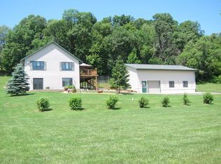 N2725 Garbers Rd, La Crosse, WI 54601