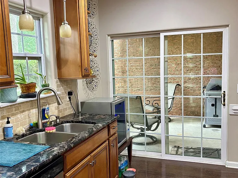 322 Patricia Ave — Photo 11