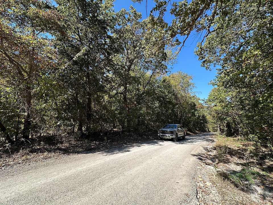 2nd image of 610 East Rd