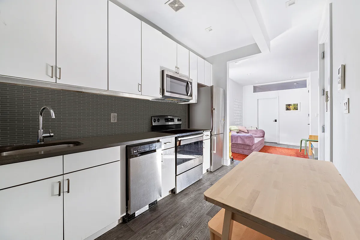 Building Photo - 277 Humboldt St #4L