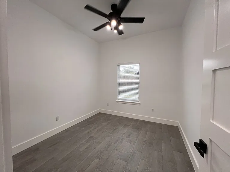 506 E Bryson Ave — Photo 17