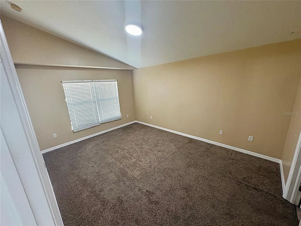 4 bed, 2.0 bath, 1688 sqft, $2,400 — Photo 4