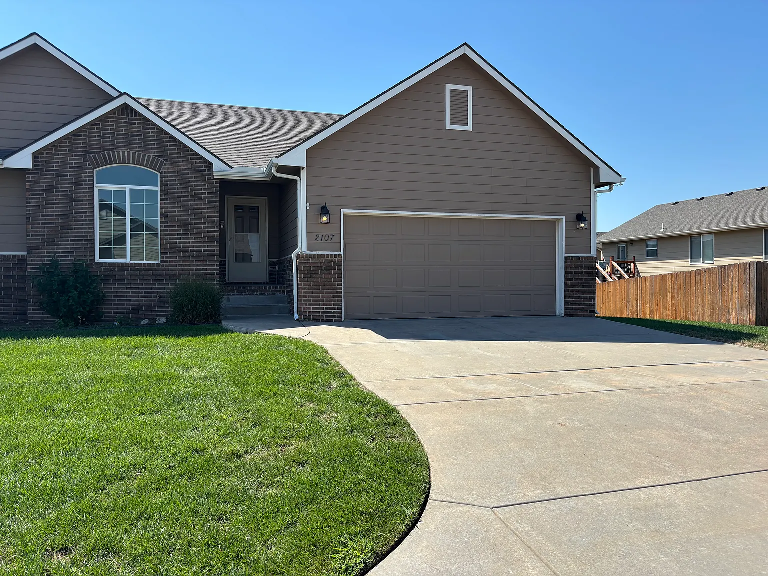 3 bed, 1850 sqft, $1,750 — Photo 1