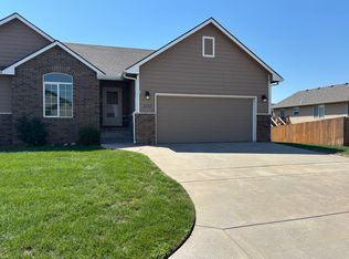 2107 E Village Estates Dr, Park City, KS 67219