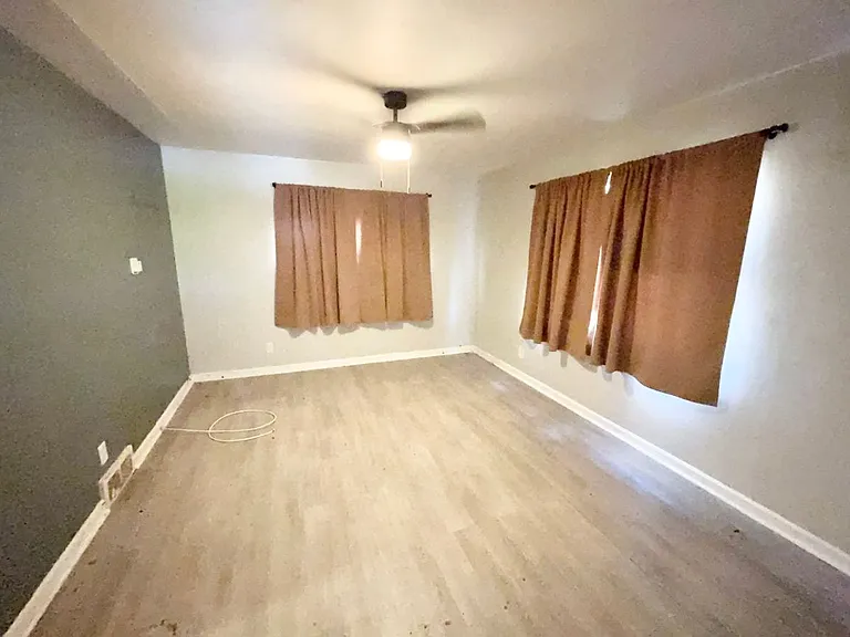 2580 Pitcairn Rd — Photo 3