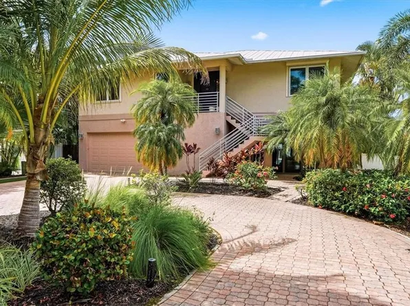 1680 Avion PL, NAPLES, FL 34104