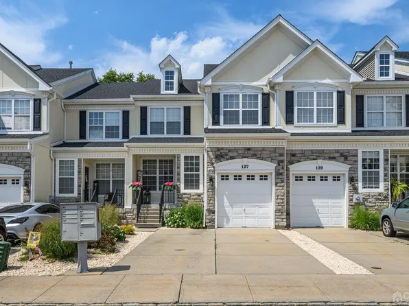 127 Brookfield Dr, Jackson, NJ 08527