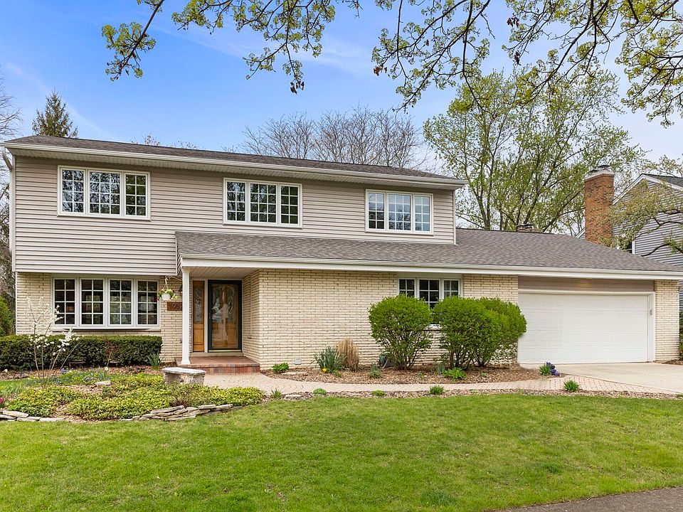 1st image of 1932 Buckingham Dr