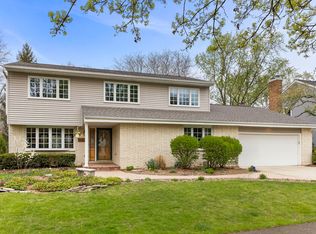 1932 Buckingham Dr, Wheaton, IL 60189