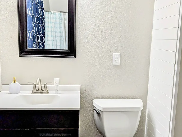 S Lakeway Dr — Photo 33
