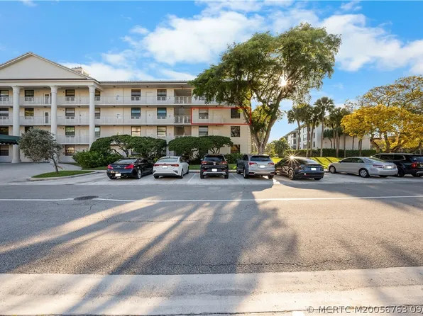 3540 Whitehall Dr APT 306, West Palm Beach, FL 33401