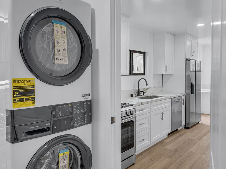 3157 Vera Ave #1/2 — Photo 9