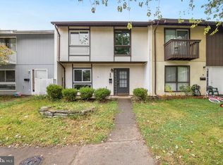 112 Woodgate Ct, Sterling, VA 20164
