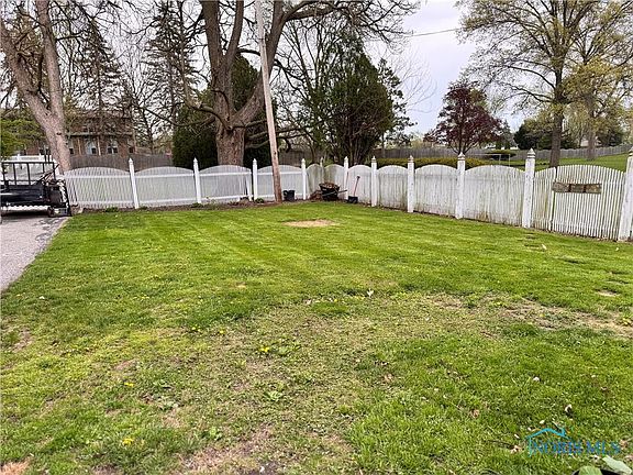 4th image of 625 Noble Dr