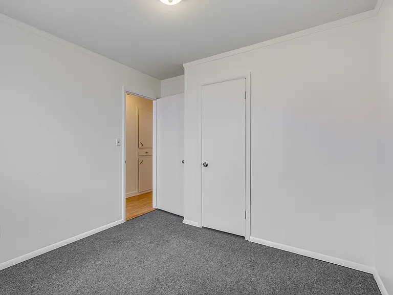 106 N Norman Ave — Photo 2