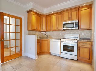 9 Zerman Pl FLOOR 2, Weehawken, NJ 07086