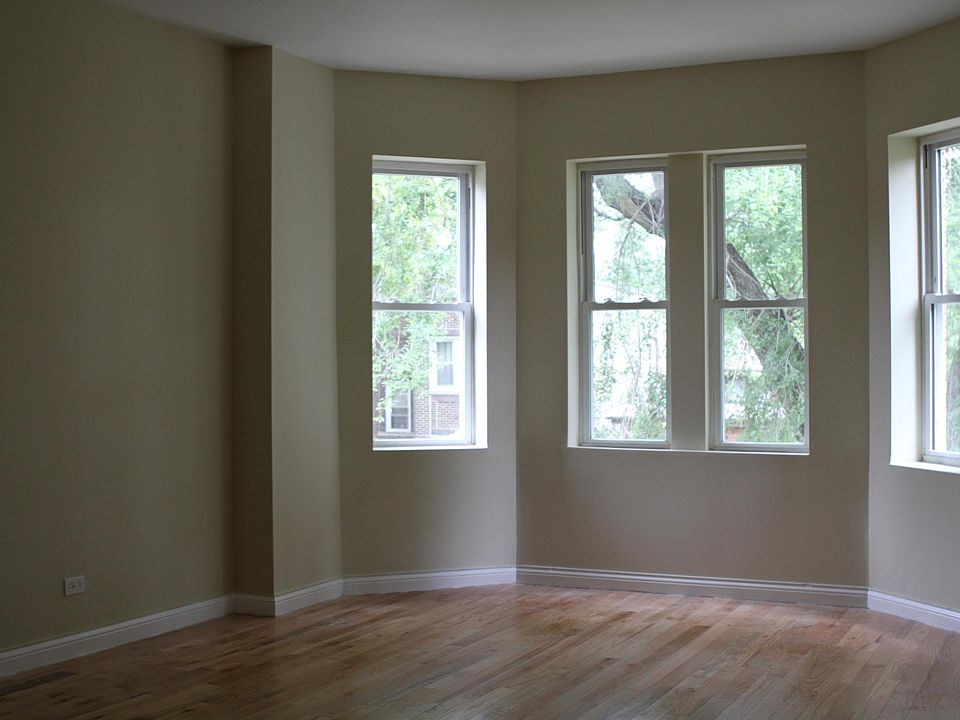2nd image of 1034 N Harding Ave