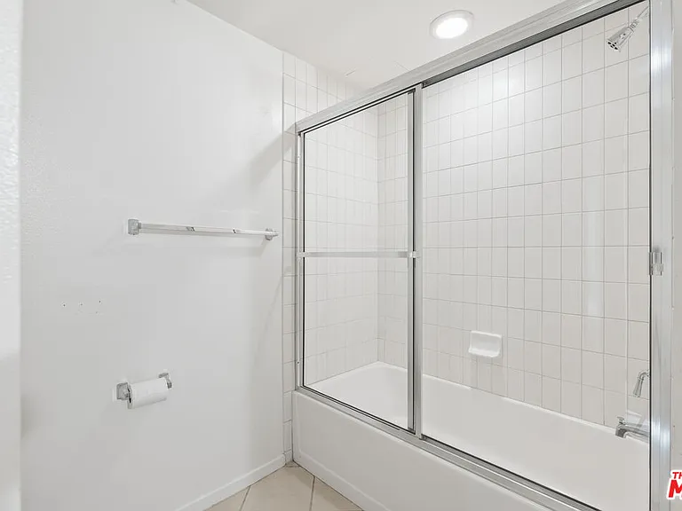 267 S San Pedro St #211 — Photo 25
