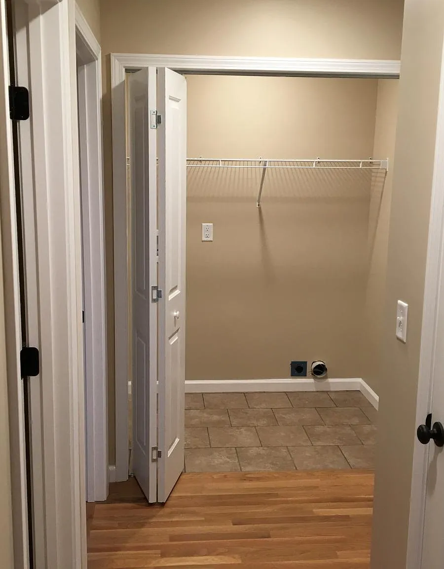 2 bed, 900 sqft, $900 — Photo 4