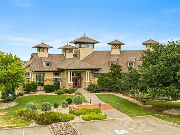 3rd image of 6240 Annanhill Cir