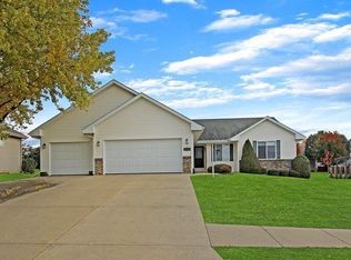 591 Barley Ridge Trl, Freeport, IL 61032
