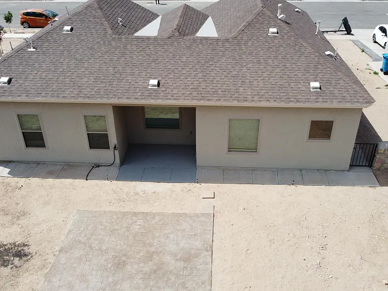 620 Adrian Arellano St W — Photo 16