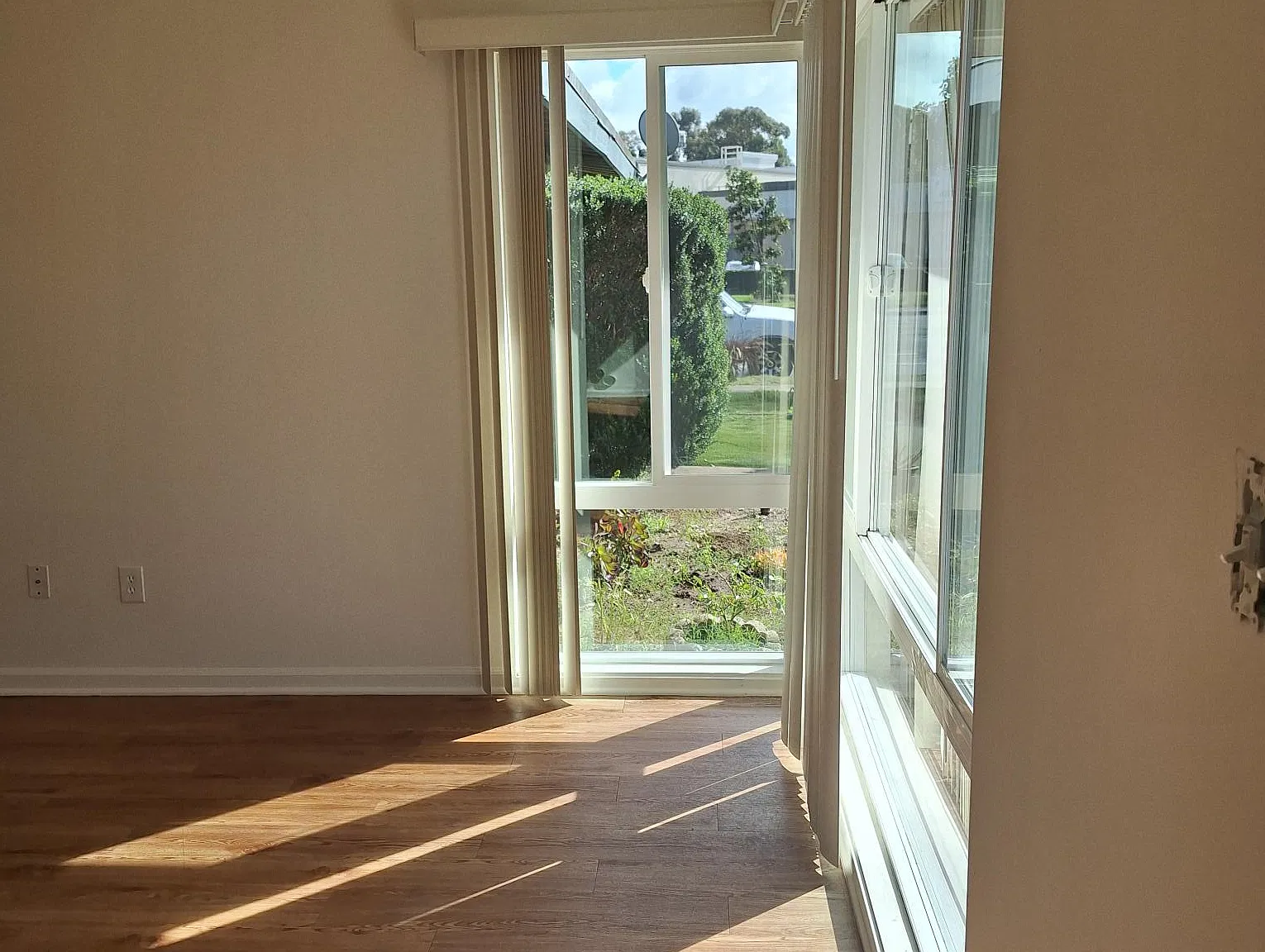 2 bed, 800 sqft, $2,890 — Photo 3