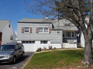 33 Snyder Rd, Fords, NJ 08863