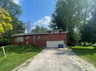 7457 W 105th St, Palos Hills, IL