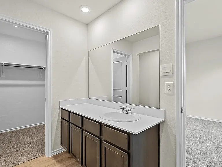 347 Boxwood Dr — Photo 18