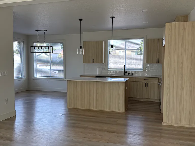3311 NE 42nd Pl #1 — Photo 7