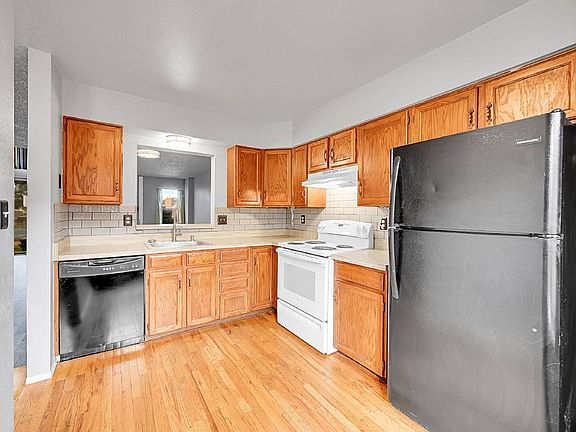 4th image of 448 W Rockrimmon Blvd Unit D