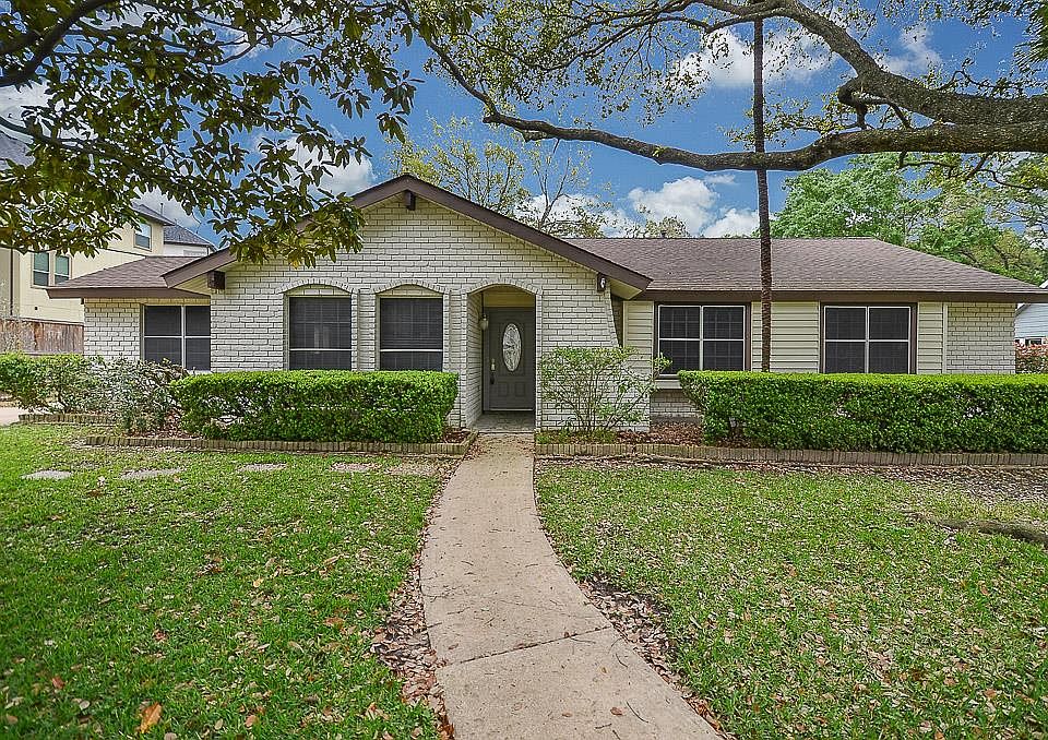 1st image of 2634 Pomeran Dr