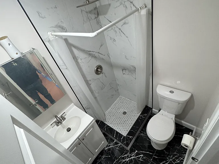 1674 Griffith Park Blvd #5 — Photo 8
